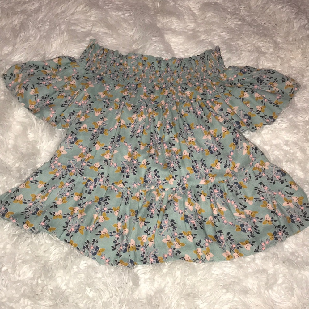 🔥Arabella green new romantic flo top.🔥 - Picture 5 of 8